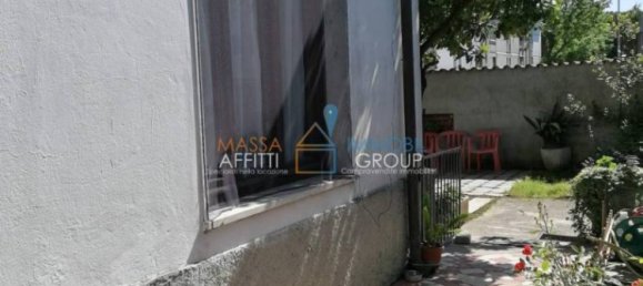 3 bedrooms House in Carrara, Italy No. 45689 6