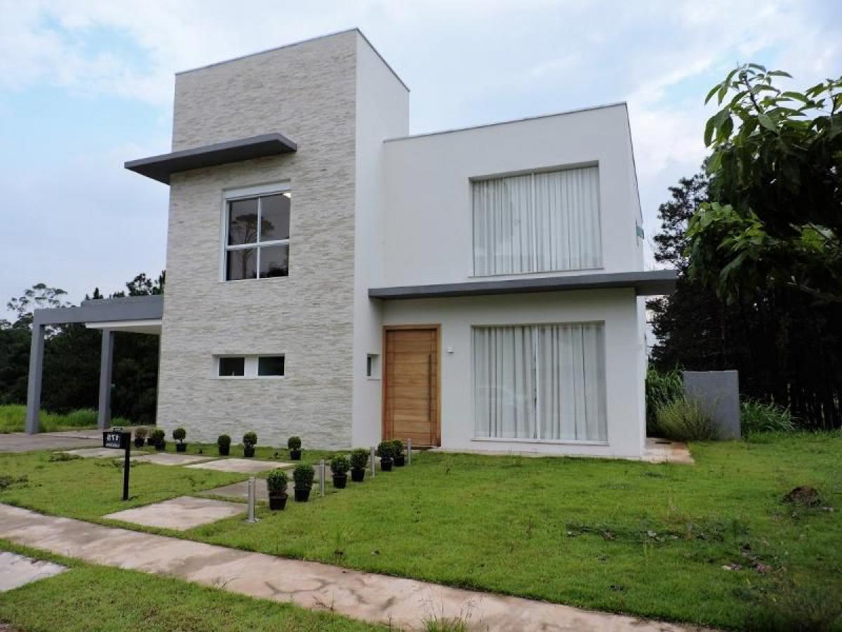 Casa de 3 dormitorios en Sao Paulo, Brazil No. 589559