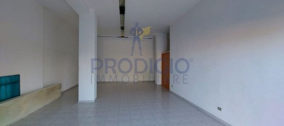 Gewerbliche Immobilie in Bisceglie, Italy 70m², Nr. 297317 2