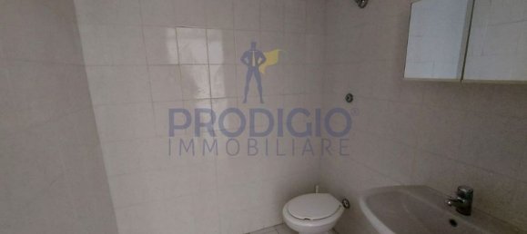 Gewerbliche Immobilie in Bisceglie, Italy 70m², Nr. 297317 4