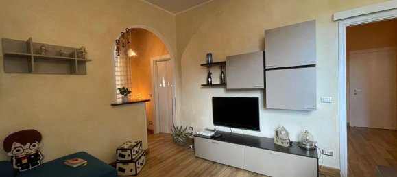 4 bedrooms Apartment in Reggio Emilia, Italy No. 371091 2