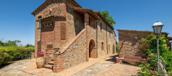 Casa de 4 dormitorios en Città della Pieve, Italy No. 57394 2