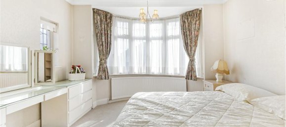 3 bedrooms House in Totteridge, United Kingdom No. 6711 9