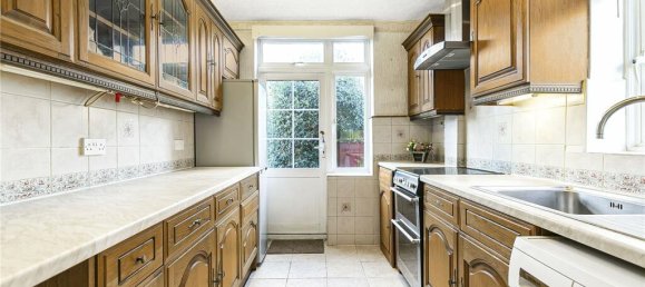 3 bedrooms House in Totteridge, United Kingdom No. 6711 5