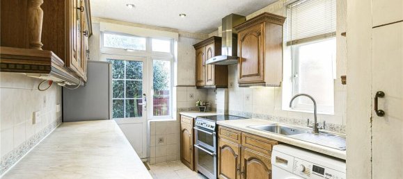 3 bedrooms House in Totteridge, United Kingdom No. 6711 6