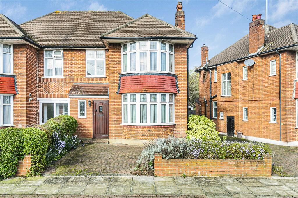 3 bedrooms House in Totteridge, United Kingdom No. 6711