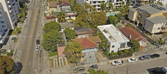 352.01 m² terreno en venta en Miami, Miami-Dade, Florida, USA № 615946 3