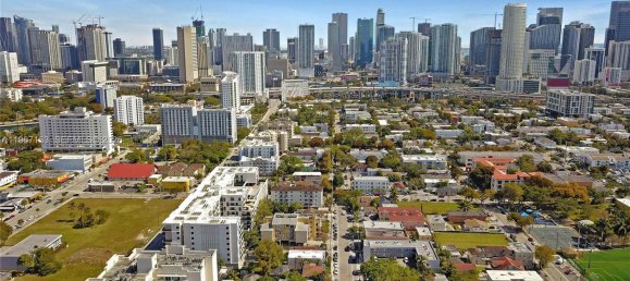352.01 m² terreno en venta en Miami, Miami-Dade, Florida, USA № 615946 10