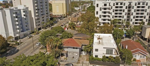 352.01 m² terreno en venta en Miami, Miami-Dade, Florida, USA № 615946 4