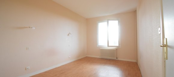 5 Schlafzimmer Haus in Abrest, France, Nr. 283873 10