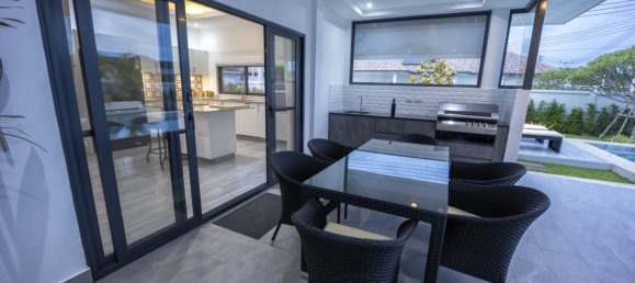 3 bedrooms Cafe / restaurant in Hua Hin, Thailand No. 6328 10