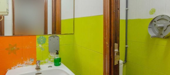 88m² Commercial property in La Florida, Spain No. 180340 10