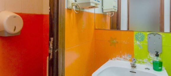 88m² Commercial property in La Florida, Spain No. 180340 9