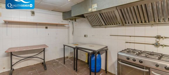 88m² Commercial property in La Florida, Spain No. 180340 6