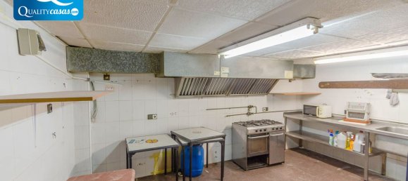 88m² Commercial property in La Florida, Spain No. 180340 5