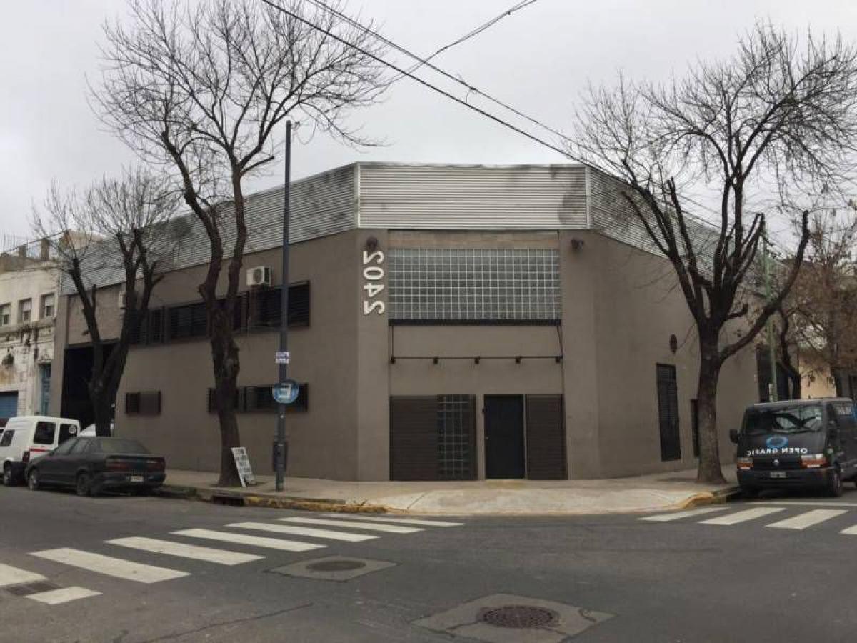 570m² Commercial property in Buenos Aires, Argentina No. 104756