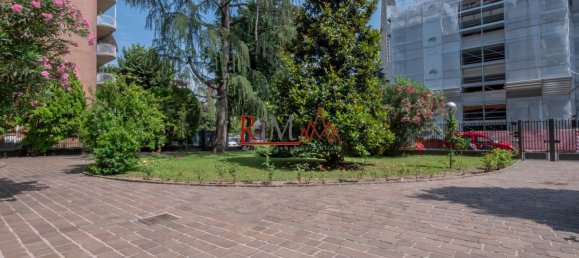 4 rooms Apartment in Milan, Italy No. 336943 32