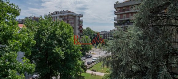 4 rooms Apartment in Milan, Italy No. 336943 26