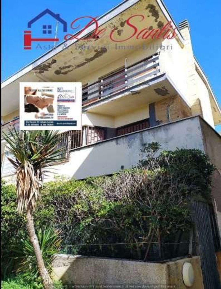 9 rooms Villa in Anzio, Italy No. 299858
