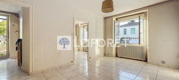 Casa de 2 dormitorios en Parthenay, France No. 312420 4