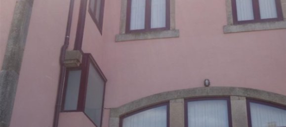 614m² Building in Porto, Portugal No. 137648 2