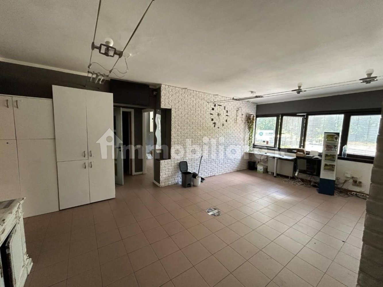 Büro in Siena, Italy 84m², Nr. 297894