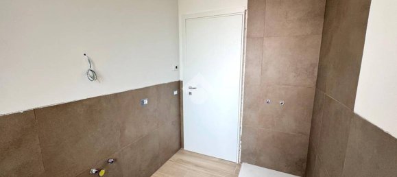 3 bedrooms Apartment in Padua, Italy No. 107701 17