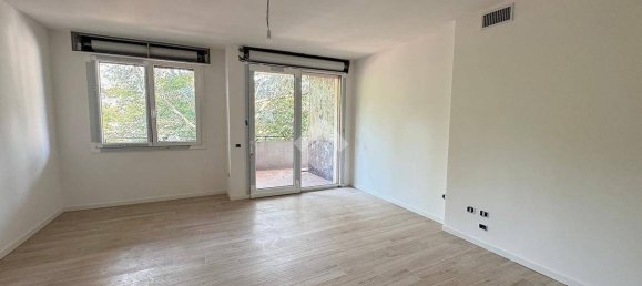3 bedrooms Apartment in Padua, Italy No. 107701 4