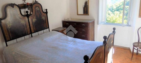 3 bedrooms House in Valbrevenna, Italy No. 181955 8