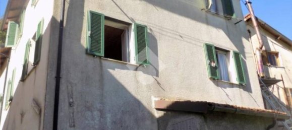 3 bedrooms House in Valbrevenna, Italy No. 181955 2