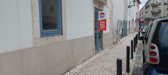 189m² Commercial property in Leiria, Portugal No. 52759 19