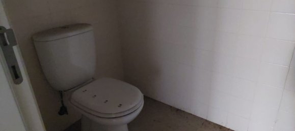 189m² Commercial property in Leiria, Portugal No. 52759 15