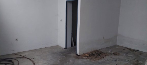 189m² Commercial property in Leiria, Portugal No. 52759 16