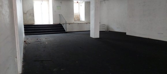 189m² Commercial property in Leiria, Portugal No. 52759 9