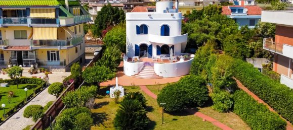 5 bedrooms Villa in Formia, Italy No. 291928 29