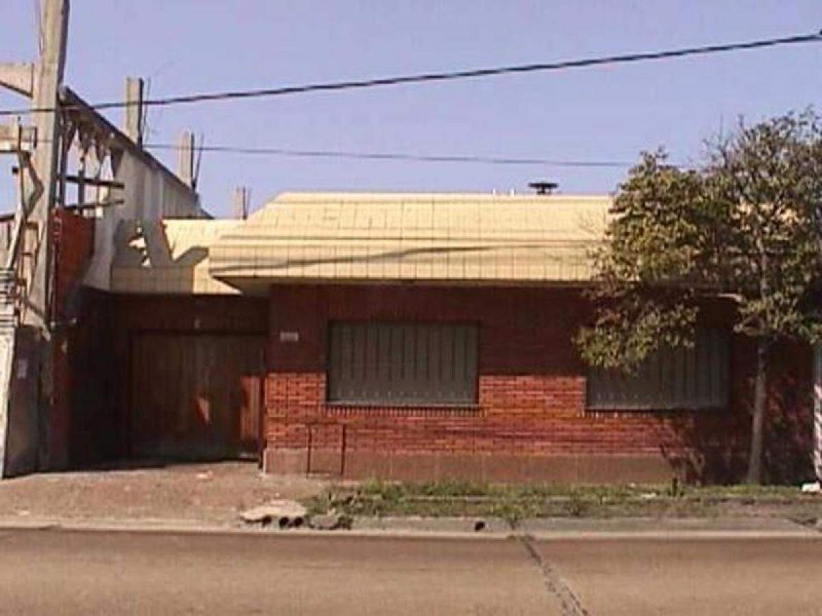 2 bedrooms House in Tres de Febrero, Argentina No. 21119