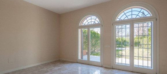 3 bedrooms Villa in Bologna, Italy No. 330575 8