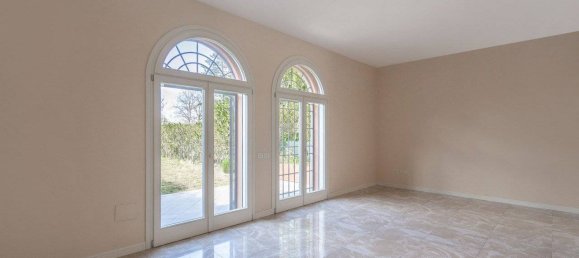 3 bedrooms Villa in Bologna, Italy No. 330575 9