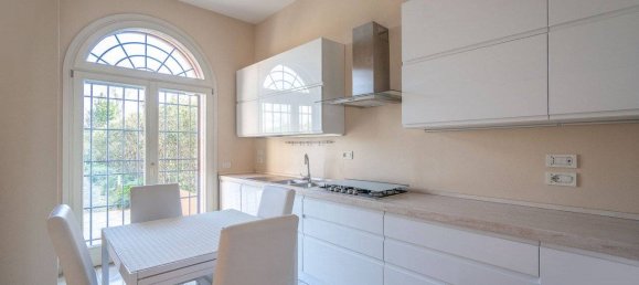 3 bedrooms Villa in Bologna, Italy No. 330575 5