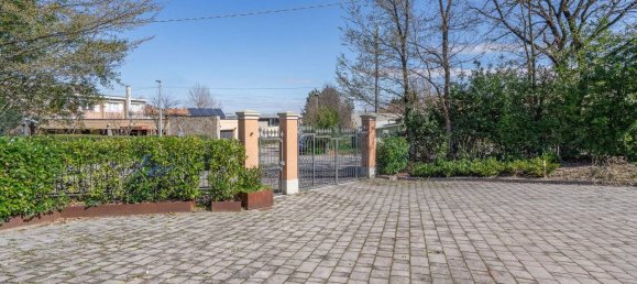 3 bedrooms Villa in Bologna, Italy No. 330575 25