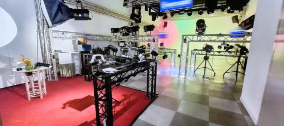 30 rooms Commercial property in San Giuliano Milanese, Italy No. 61479 2