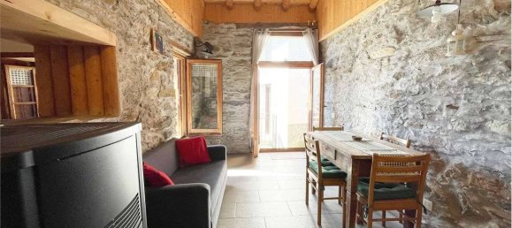 2 bedrooms House in San Giacomo Filippo, Italy No. 99730 4