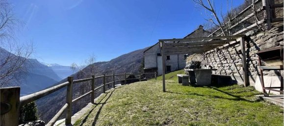 2 bedrooms House in San Giacomo Filippo, Italy No. 99730 42