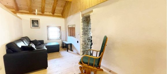 2 bedrooms House in San Giacomo Filippo, Italy No. 99730 17