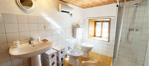 2 bedrooms House in San Giacomo Filippo, Italy No. 99730 26