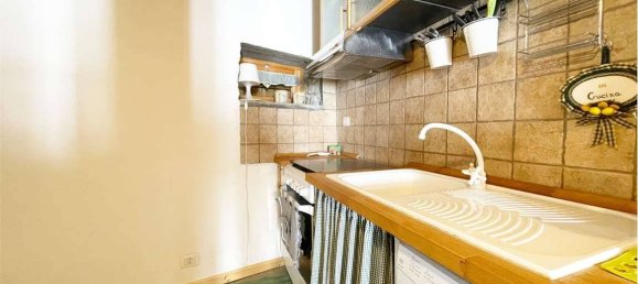 2 bedrooms House in San Giacomo Filippo, Italy No. 99730 8