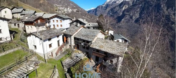 2 bedrooms House in San Giacomo Filippo, Italy No. 99730 44