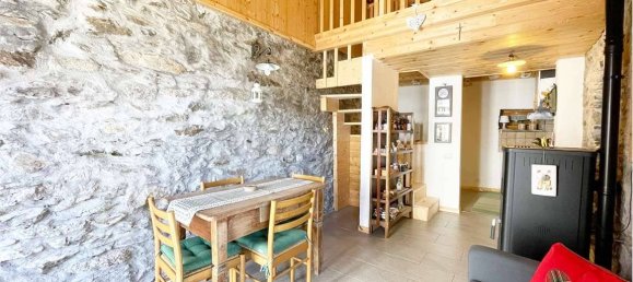 2 bedrooms House in San Giacomo Filippo, Italy No. 99730 2