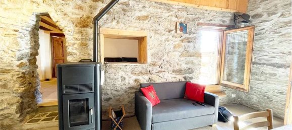 2 bedrooms House in San Giacomo Filippo, Italy No. 99730 14