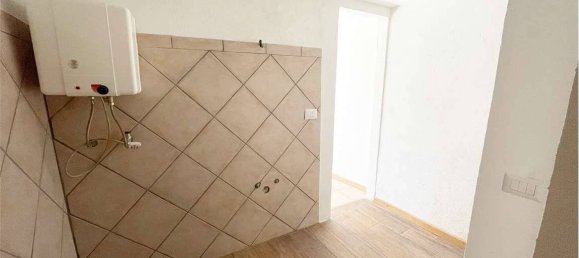 2 bedrooms House in San Giacomo Filippo, Italy No. 99730 40